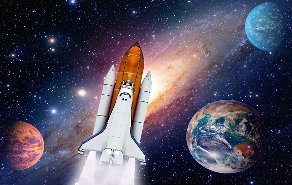 Buitenste ruimtependeltuig vuurpyl lanseer ruimteskip heelal planeet aarde.Elemente van hierdie beeld verskaf deur NASA.