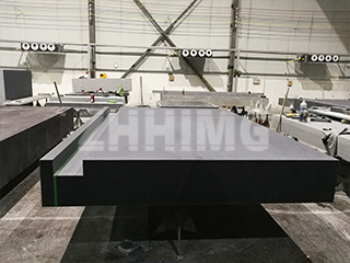 Large ZHHIMG black granite machine bed in the factory workshop